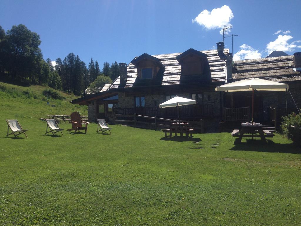 Agriturismo Il Fiocco Cesana Torinese Exterior foto